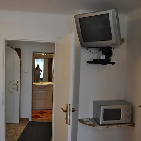 ゲストハウス Haus Plieschnegger